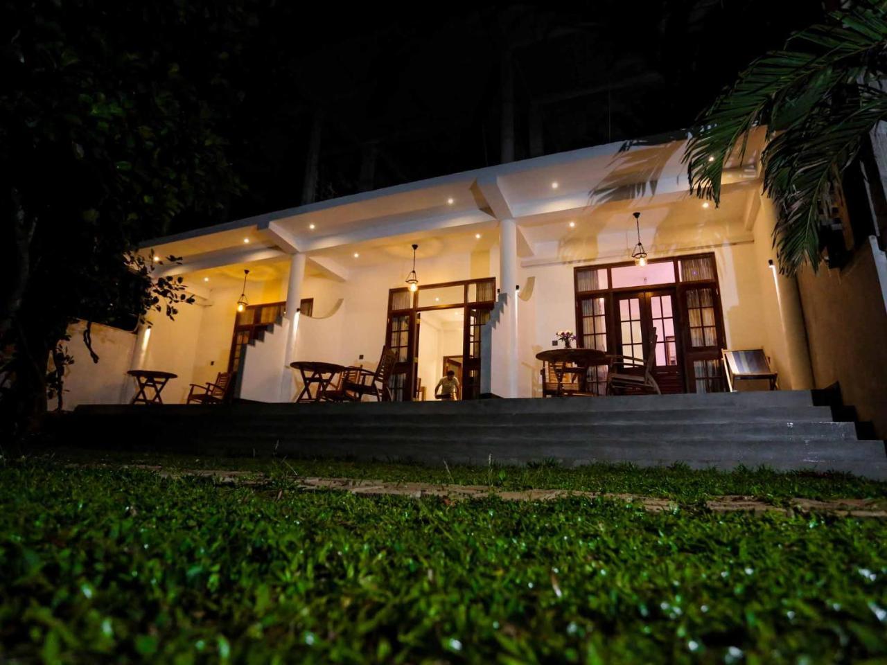 Hotel Rawanaz Unawatuna Exterior foto