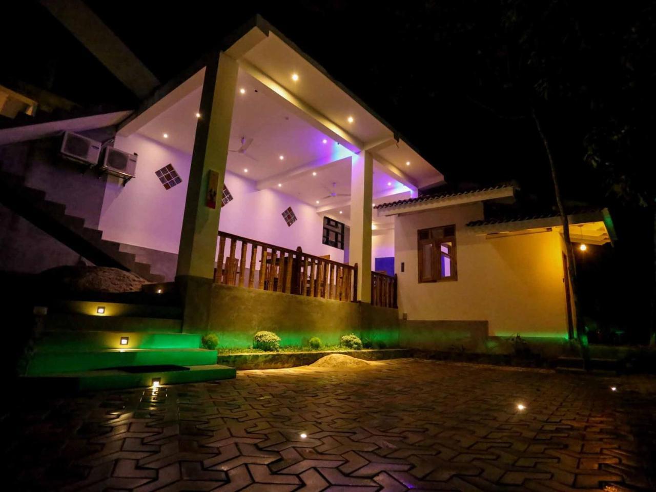 Hotel Rawanaz Unawatuna Exterior foto