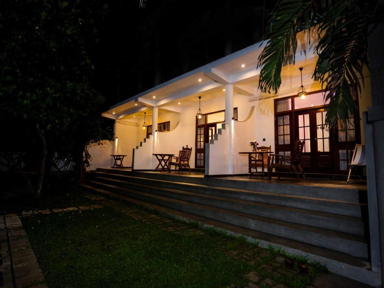 Hotel Rawanaz Unawatuna Exterior foto