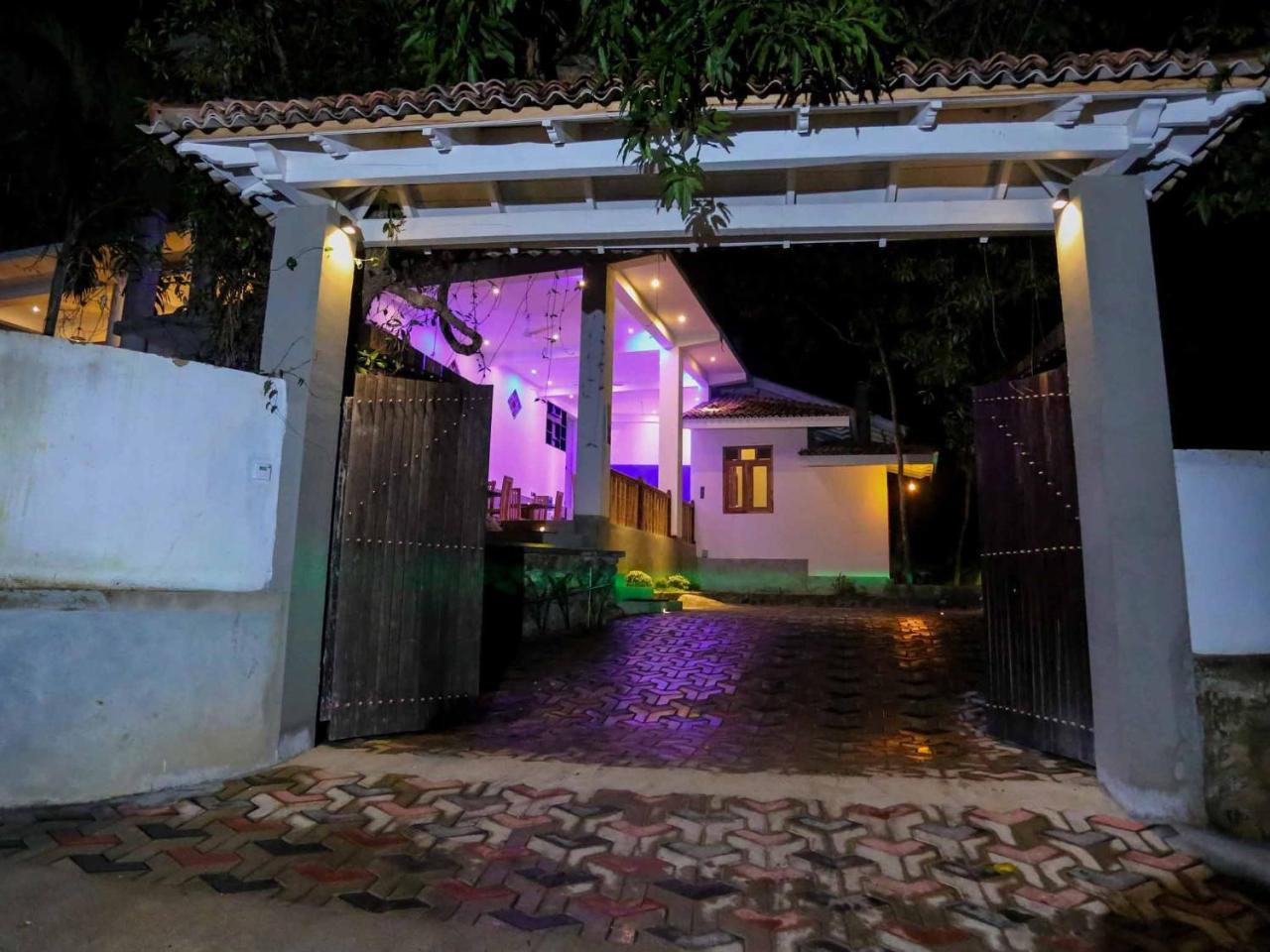 Hotel Rawanaz Unawatuna Exterior foto